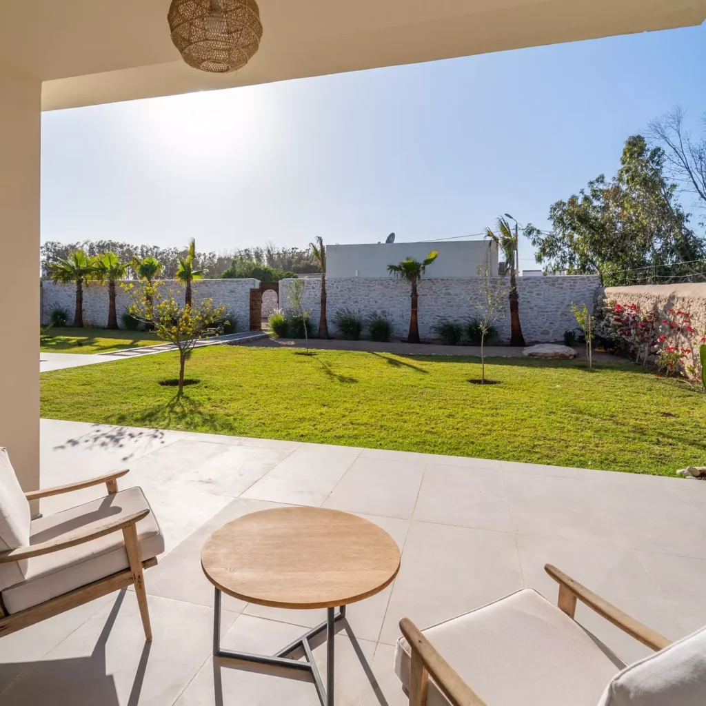 Vue extérieure de la chambre terracotta villa de luxe Dar Pitxi à Essaouira